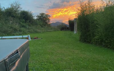 Romantic Escape: Intimate Hot Tub with Majestic Mountain Vistas
